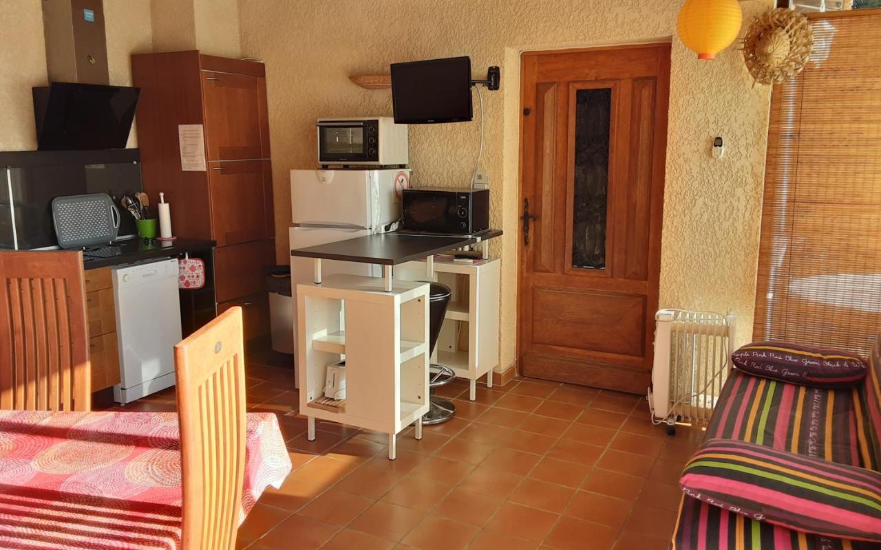Les Gites Du Mas Des Cigales Nimes Exterior photo